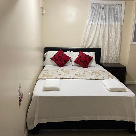 A Private Room In Queens Нью-Йорк Экстерьер фото